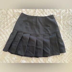 Elegant Black Pleated Skirt